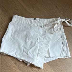 Women's White denim Skort - Size: 6